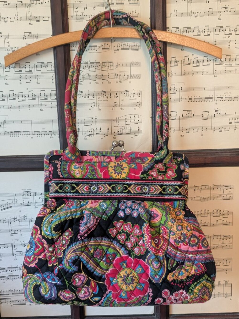 Symphony in Hue Pattern Kiss Lock Shoulder Bag